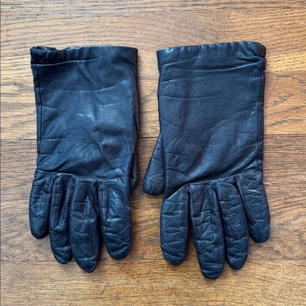 🧤Women’s black leather vintage gloves. Size S.